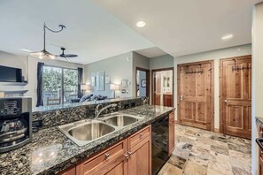 Interior - Cozy 1BR Near Trails w/ Shuttle to Slopes and Town (Breckenridge)