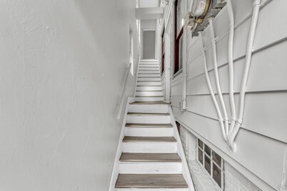 Quaint 2BR in Historical Little Italy
