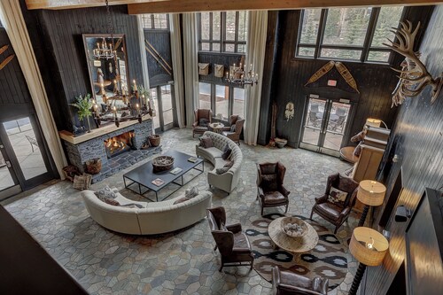 Blue Sky Breckenridge 2BR • Pool View & Luxury Resort Perks