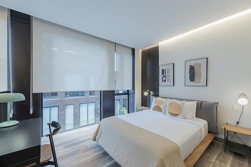 Loft, 1 Bedroom | Premium bedding, memory foam beds, in-room safe, soundproofing