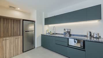 Standard, 1 Bedroom Apartment | Private kitchen | Microwave, dishwasher, espresso maker, toaster
