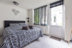 1 camera, Wi-Fi, lenzuola