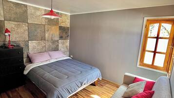 1 bedroom, bed sheets