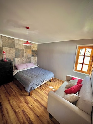 1 bedroom, bed sheets