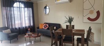 Is a comfortable in a quiet neighborhood  Ideal for families and friends 