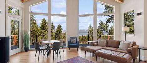 Télévision, cheminée