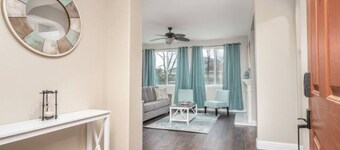 Fresno House - BBQ, Fire Pit, 3 Bed, 2 Bath & 2 Car Garage!