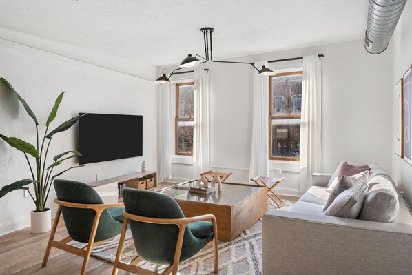 Living area - Modern Loft Apartment with Office Space (Springfield)