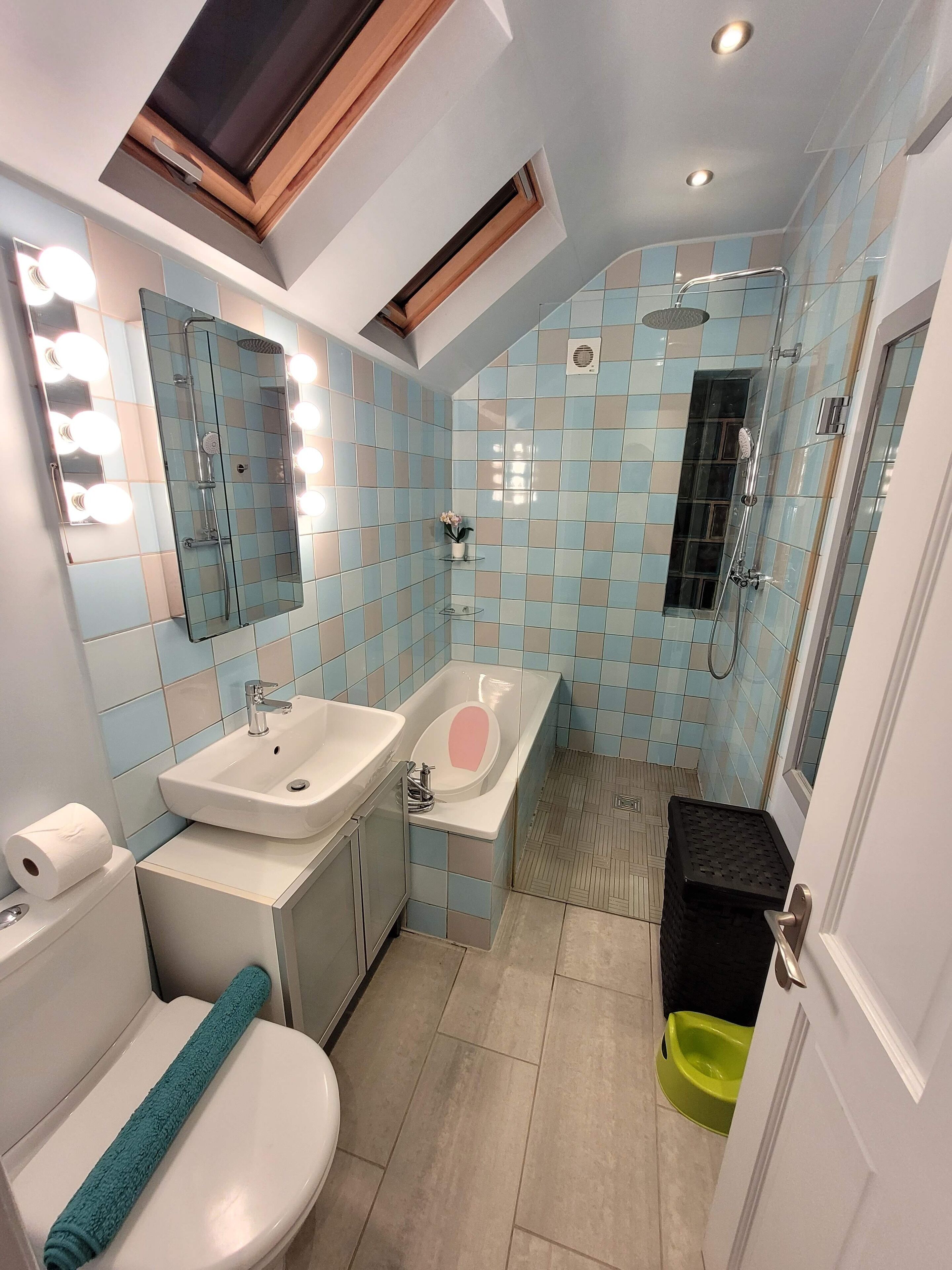 Hair dryer, towels