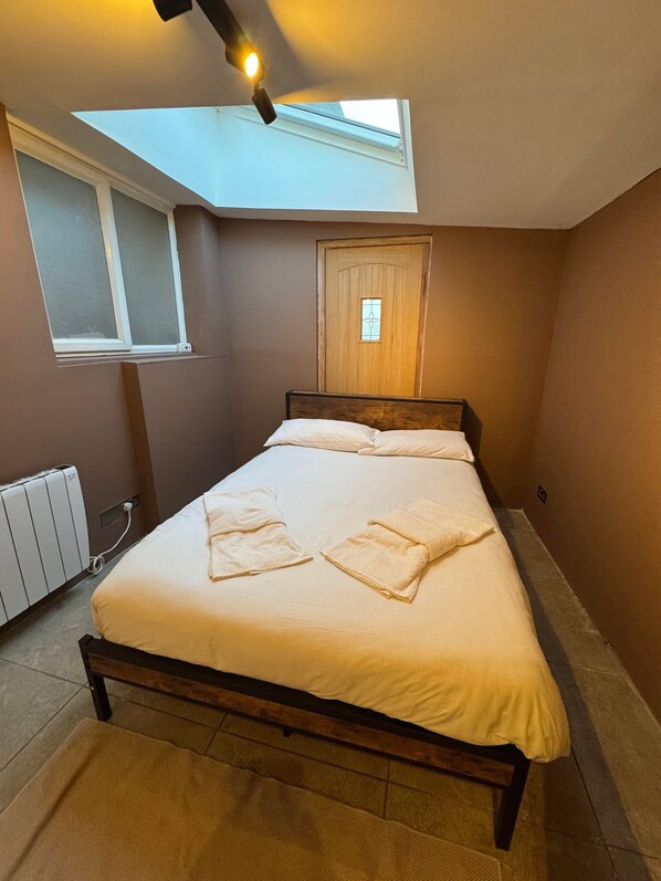 Unclassified image, 1 of 45, button - Cosy Family House | Quiet | Garden | Free Parking (London)