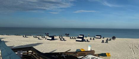 Beach nearby, sun loungers, beach towels