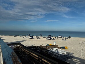 Beach nearby, sun loungers, beach towels