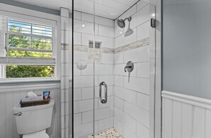 Shower, towels, toilet paper