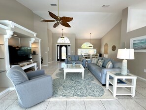 Televisión y oficina 