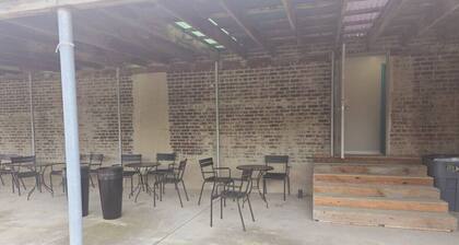 Comfy 1BR Apt. in Pleasant Ridge