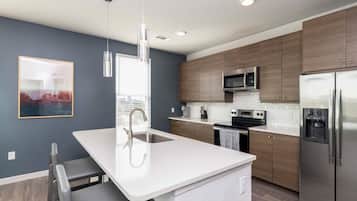 Apartment, 1 Bedroom | Private kitchen | Full-sized fridge, oven, stovetop, dishwasher