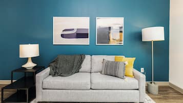 Studio | Living area | TV