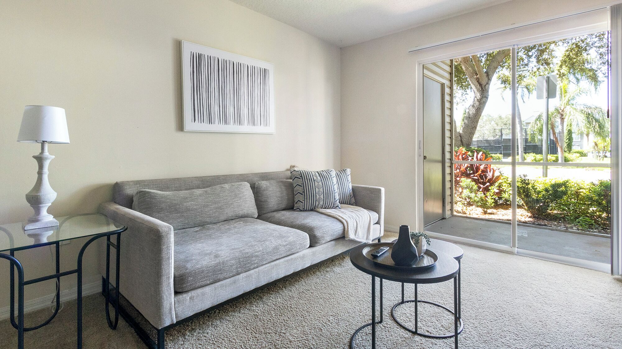 Departamento, 2 habitaciones | Sala de estar | Televisión 