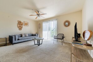 Apartment, 2 Bedrooms, 2 Bathrooms | Living room | TV - Bradenton Apartments by Landing (Bradenton)