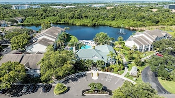 Bradenton Apartments by Landing