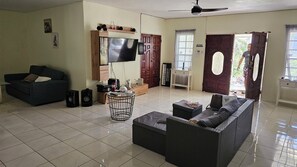 Smart TV, DVD player, books, stereo