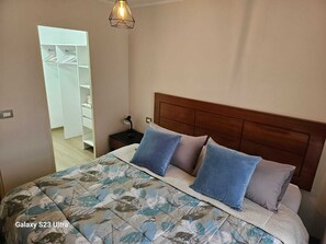 2 quartos, ferros/tábuas de passar roupa, Wi-Fi, roupa de cama