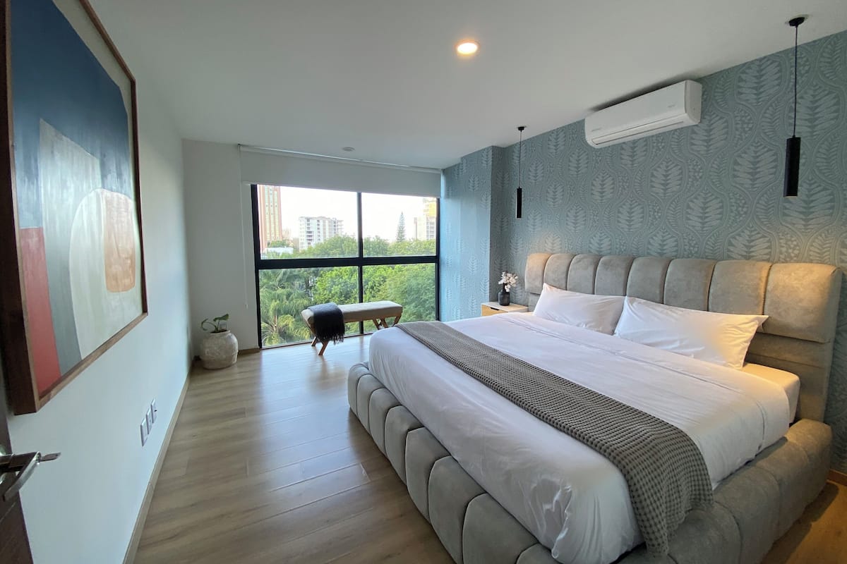 Apartamento Premium | Ropa de cama hipoalergénica, edredones de plumas, colchones Tempur-Pedic