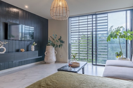 Deluxe Apartment, 3 Bedrooms, Balcony | 2 bedrooms, hypo-allergenic bedding, down comforters, Tempur-Pedic beds