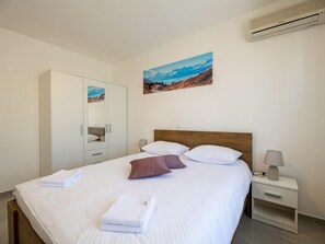 Apartment - Apartment Zora in Seline, Near Pebble Beach (Starigrad)
