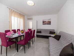 Apartment | Dining