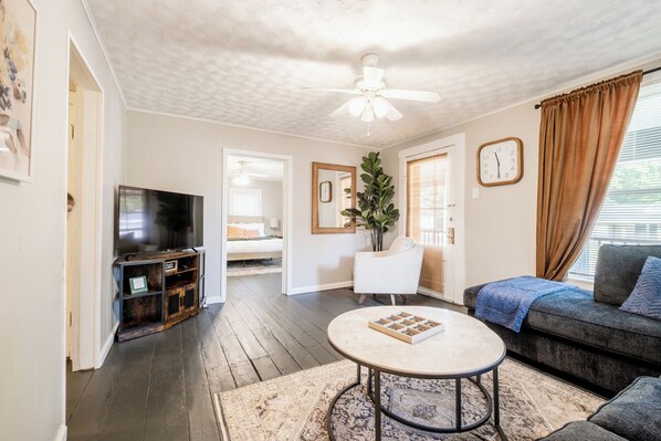 Televisión, oficina