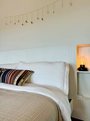 1 bedroom, iron/ironing board, free WiFi, bed sheets - Garbo's Goodnight, a luxurious experience combined with the cozy comfort of home (Bastrop)