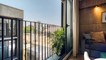 Executive Apartment | Balcony