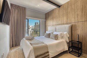 豪華公寓, 城市景觀 | 埃及棉床單、高級寢具、羽絨被、客房內保險箱