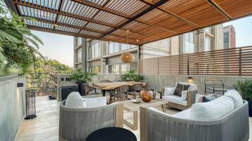 Executive Apartment | Terrace/patio