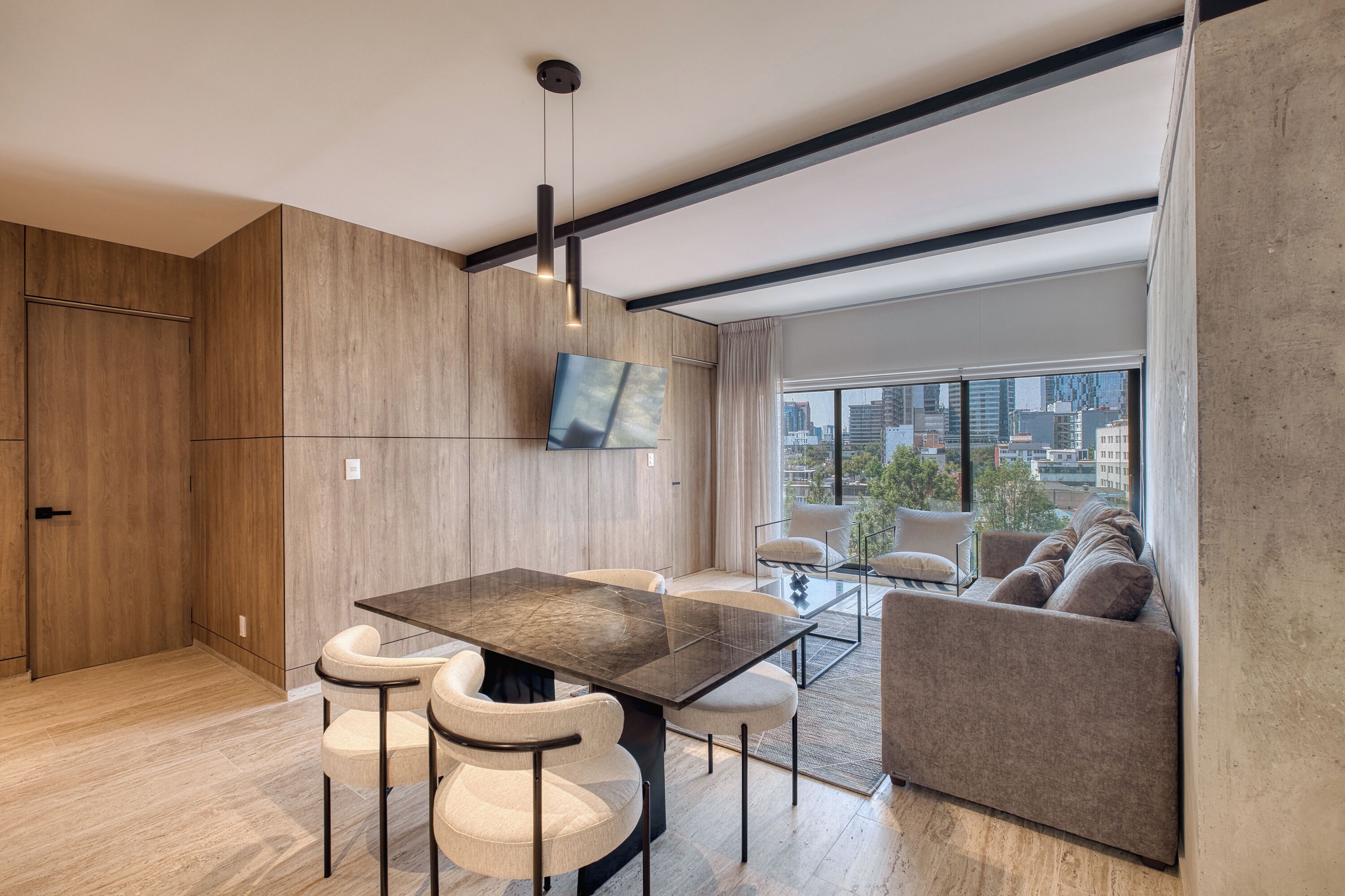 Departamento Premier | Área de sala de estar | Televisión LED de 55 pulgadas con canales digitales 