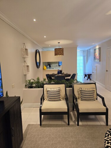 A Hidden Sanctuary @ La Blanc. A 2-bedroom townhome in Nassau with WiFi and AC