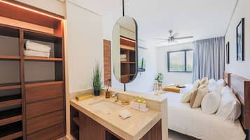 Premium Apartment, 2 Queen Beds, Pool Access, City View | Premium bedding, in-room safe, individually decorated