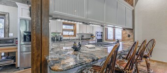 Grindstone Casa Escondida w/ Swim Spa & outdoor kitchen