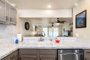 Fridge, microwave, oven, stovetop -  Ocean Views in Light & Bright 2 Bed condo across from Lyman's Cove- Kailua Kona (Kailua-Kona)