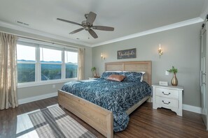 3 habitaciones, escritorio, tabla de planchar con plancha y wifi gratis 