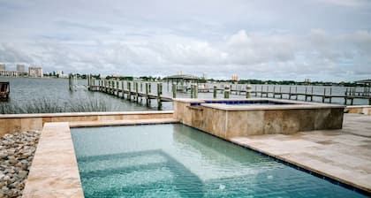 The Blue Chill - on the Intercostal Waterway, features a pool, hot tub & dock!