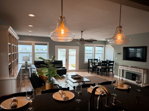 The Blue Chill - on the Intercostal Waterway, features a pool, hot tub & dock!