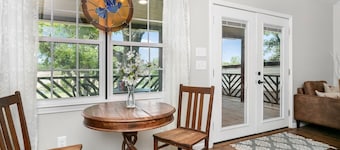 Llano River Carriage House | 1/1, River Frontage