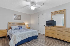 4 bedrooms, desk, iron/ironing board, WiFi