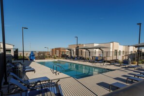 Outdoor pool - Luxurious Summerlin Townhome,BEDROOM downstairs/Loft UP with STRIP&CITY VIEWS!!! (Las Vegas)