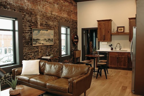 The Aaron is a charming 2-bedroom/ 2 bathroom apartment. 