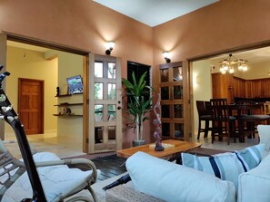 تلفزيون ذكي، كُتُب، ستيريو