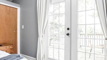 2 habitaciones, tabla de planchar con plancha, wifi y ropa de cama