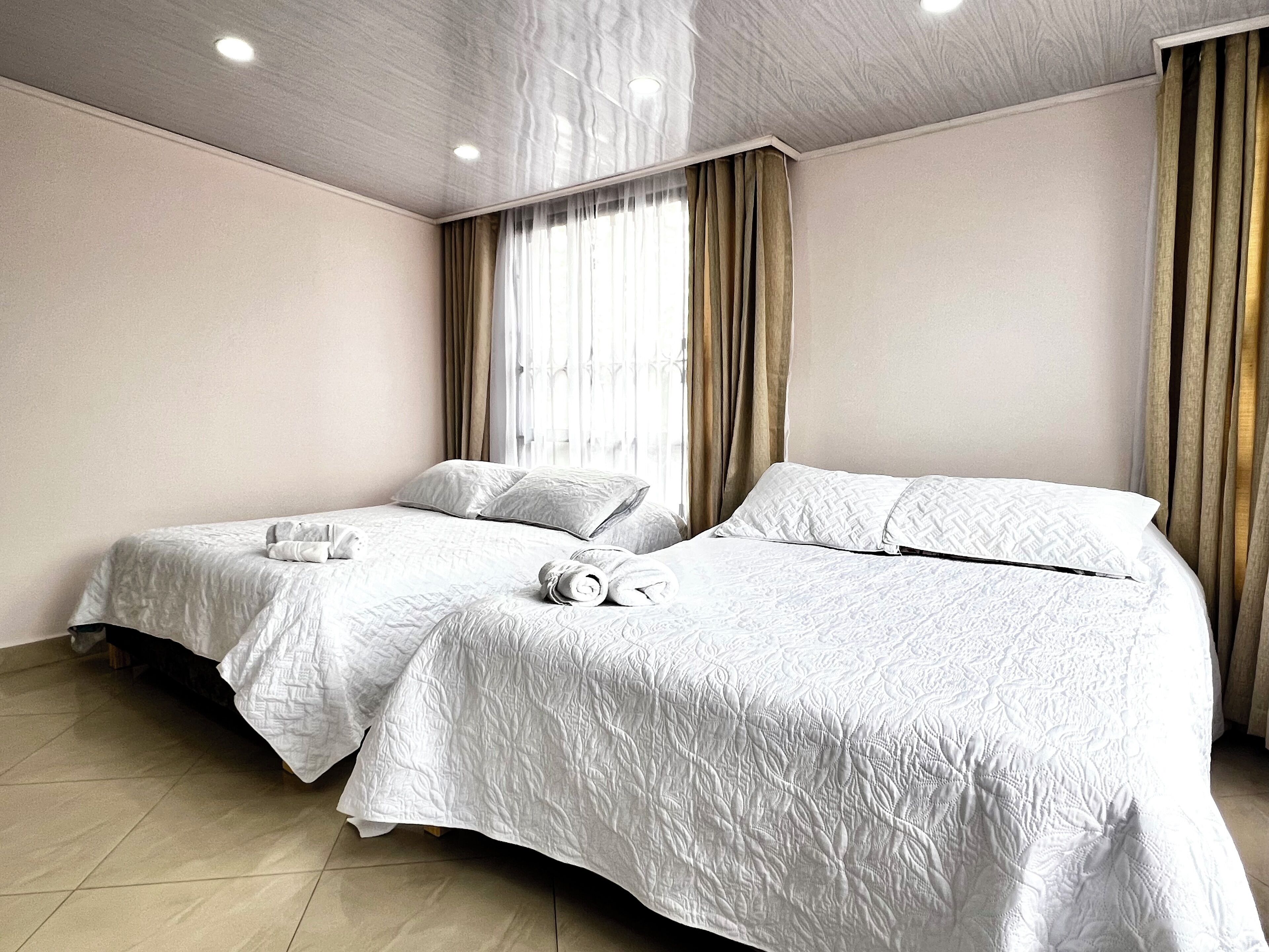 4 chambres, fer et planche à repasser, lit parapluie, Wi-Fi